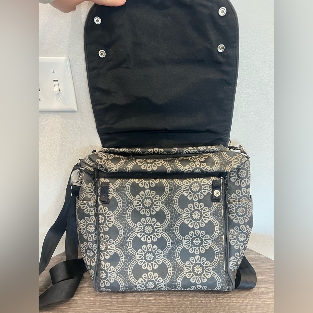 Petunia Pickle Bottom Boxy Diaper Bag Backpack - Picture 6 of 13